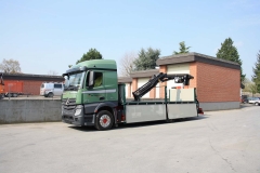 Gliederzug mit 2 Seiten Kippaufbau zum Transport von Baustoffen; LKW mit Heck Ladekran von Atlas mit Hochsitz (10)