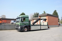 Gliederzug mit 2 Seiten Kippaufbau zum Transport von Baustoffen; LKW mit Heck Ladekran von Atlas mit Hochsitz (9)